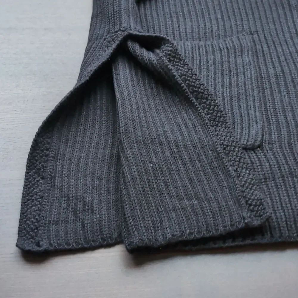 Wilfred Aritzia Black 💯 Wool Oversized Poncho Vest  Sweater One Size Pockets - Picture 3 of 11
